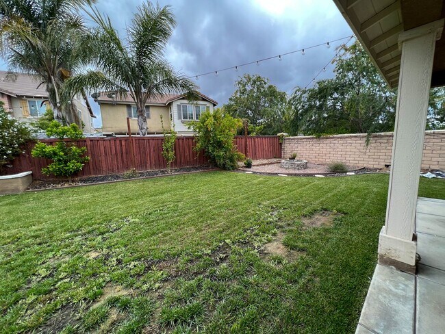 Building Photo - COMING SOON! Beautiful Redhawk home locate...