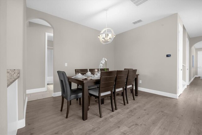 Building Photo - 9657 Moss Rose Way