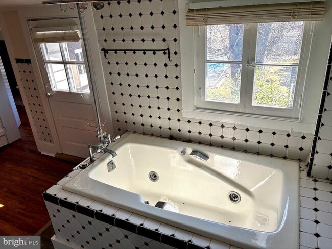 Building Photo - 8122 John Mosby Hwy