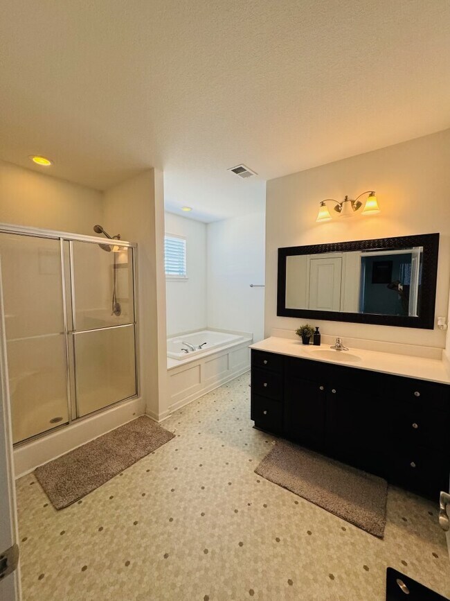 Building Photo - 4080 Trenwith Ln