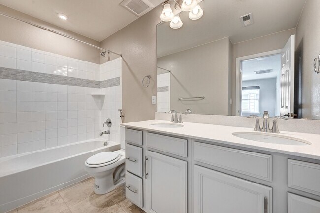 Building Photo - $3,325 - 3 Bed, 3 Bath Home in Centennial ...