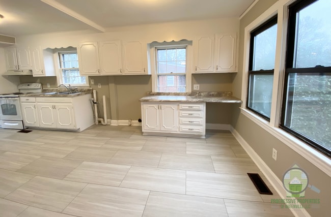 Building Photo - 22 Springfield Ave