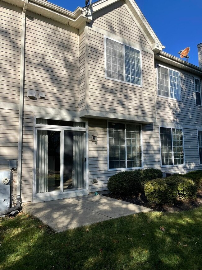 Building Photo - 5611 Wildspring Dr