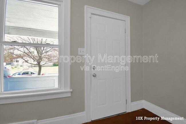 Building Photo - 332 Lechner Ave