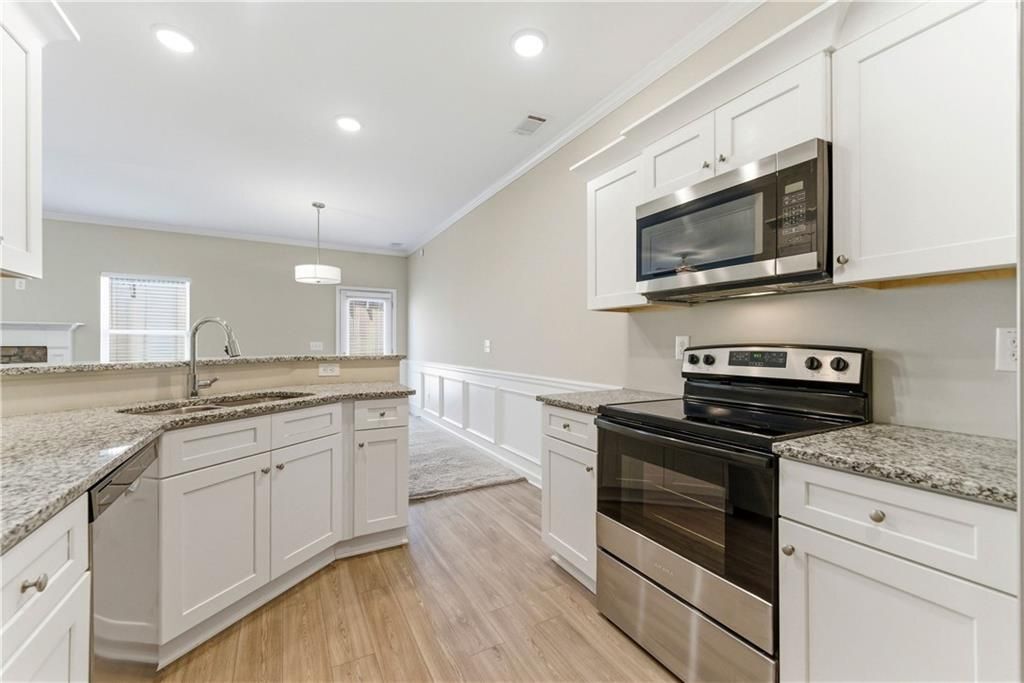 Building Photo - 231 Eva Wy