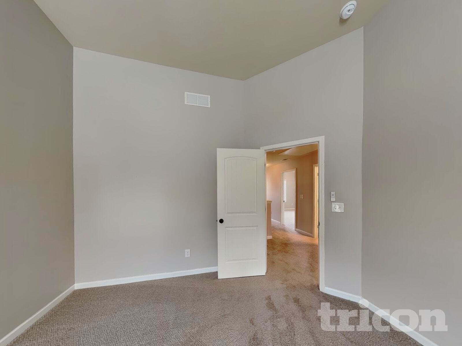 Building Photo - 1124 Hartwell Rd