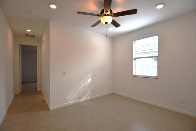 Building Photo - 4021 E Caitlin Dr