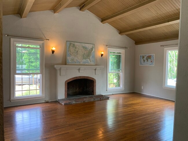 Building Photo - 4222 S Bronson Ave