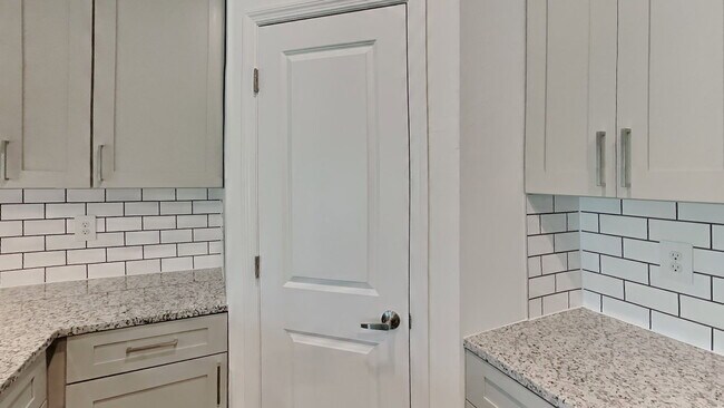 Building Photo - 4028 SW 7th Pl