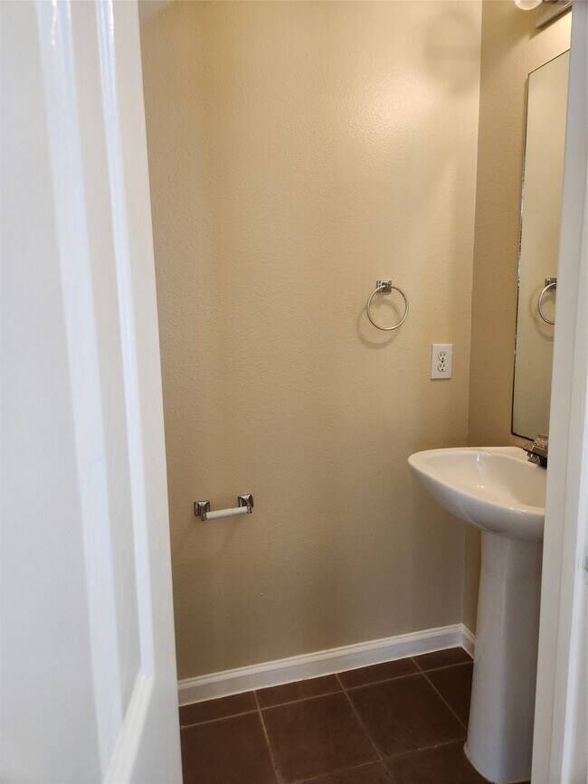 Building Photo - 7631 Goudin Dr