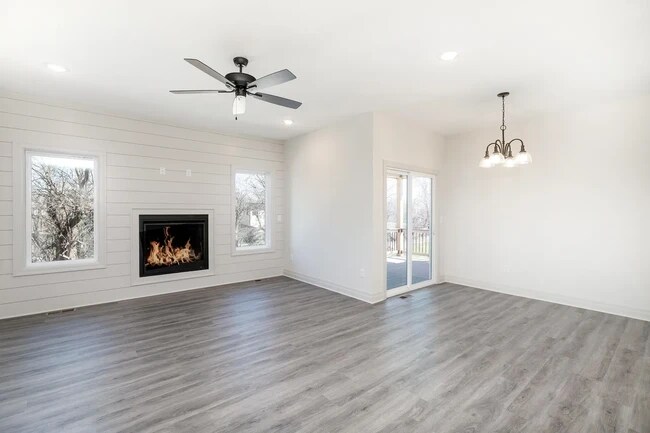 Building Photo - 10422 W Graber Cir
