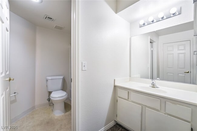 Building Photo - 231 W Horizon Ridge Pkwy