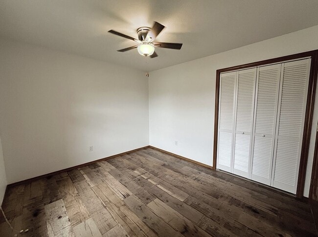 Building Photo - LEASING