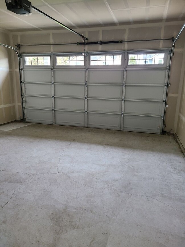 Building Photo - Yelm Creek Estates, 4 Bedroom, 2.75 Bathroom with Den