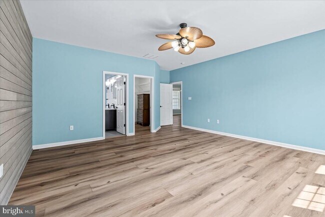 Building Photo - 2619 Inwood Dr
