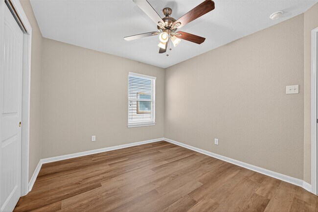 Building Photo - 5530 Casa Calvet Dr