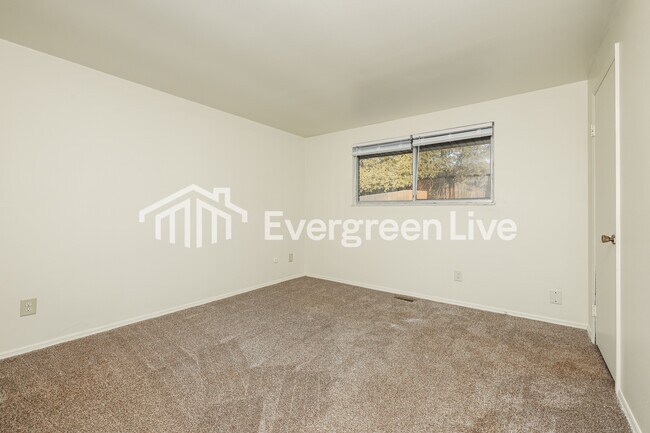 Building Photo - 7320 Kirkveiw Dr