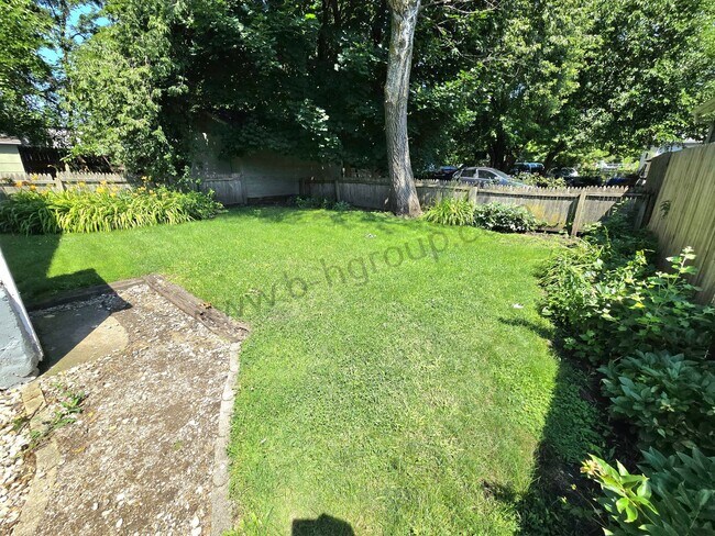 Building Photo - 1808 56th St