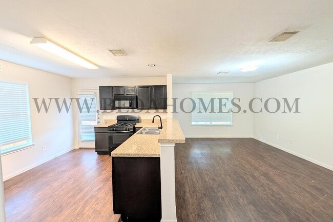 Building Photo - 15566 Kiplands Bend Dr