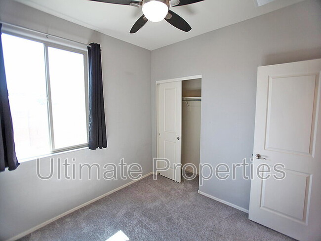 Building Photo - 18450 W Louise Dr