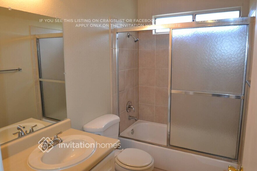 Building Photo - 18 Dempster Ct