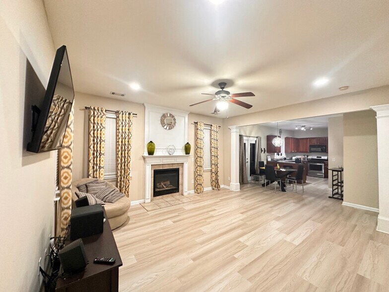 Building Photo - 175 Mill Creek Dr