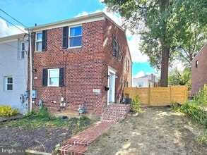 Building Photo - 3109 Mosby St