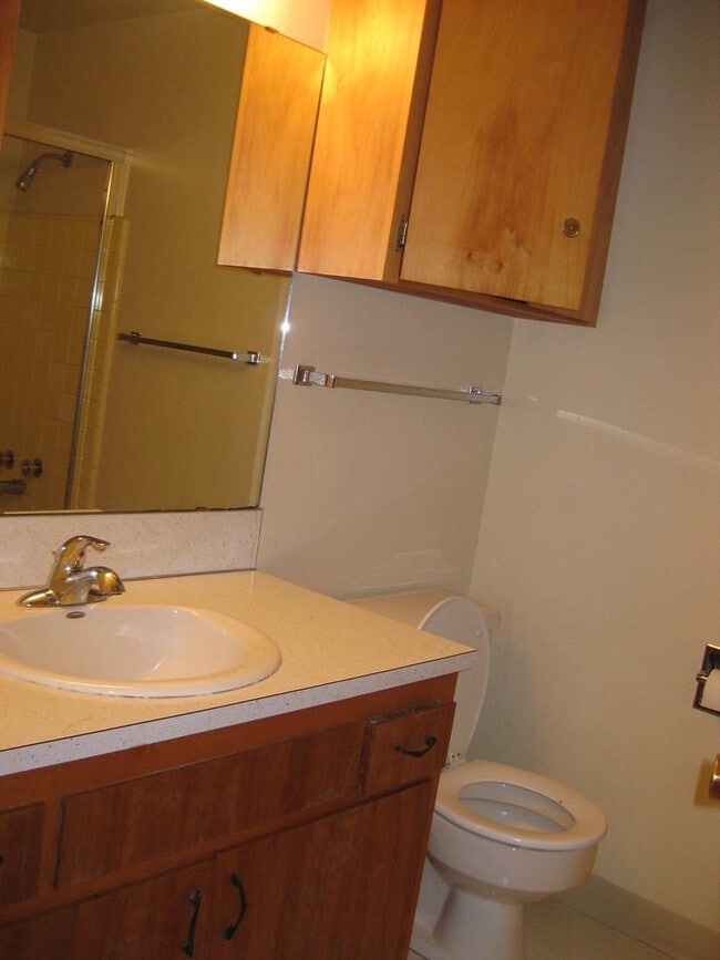 Building Photo - Conveniently Located 3 Bedroom Ranch Style Home with Large Fenced Backyard