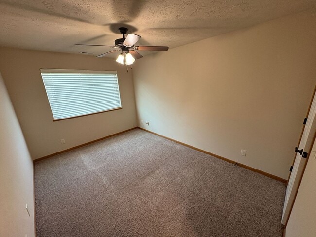 Building Photo - Townhome in Southeast Lincoln