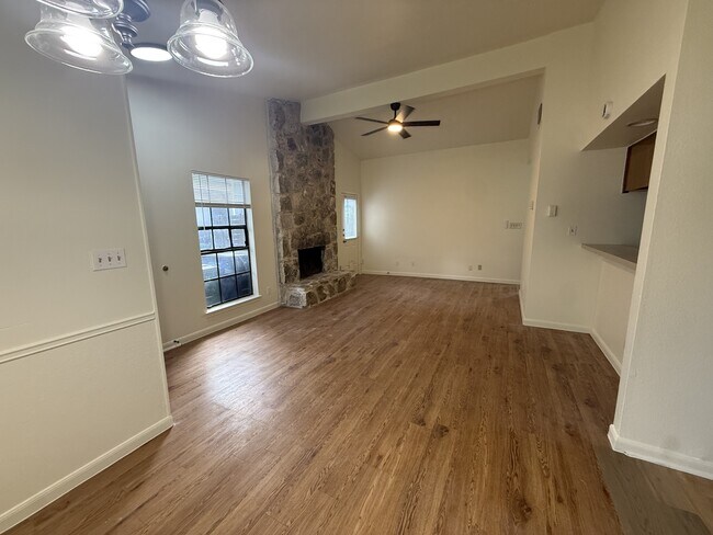 Building Photo - 2506 Howellwood Wy
