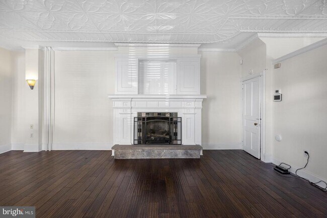 Building Photo - 2053 Christian St