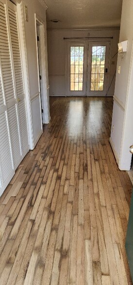 Building Photo - 461 Bramblewood Ln