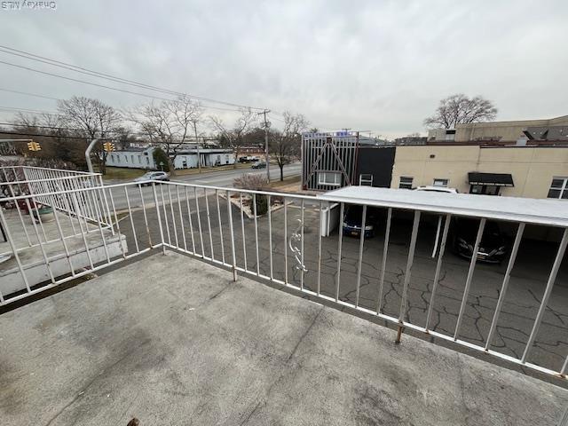 Building Photo - 84 Shore Rd