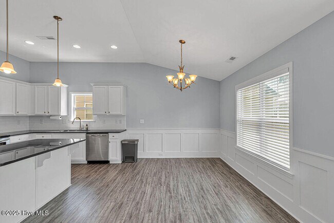 Building Photo - 203 Pastoral Ct