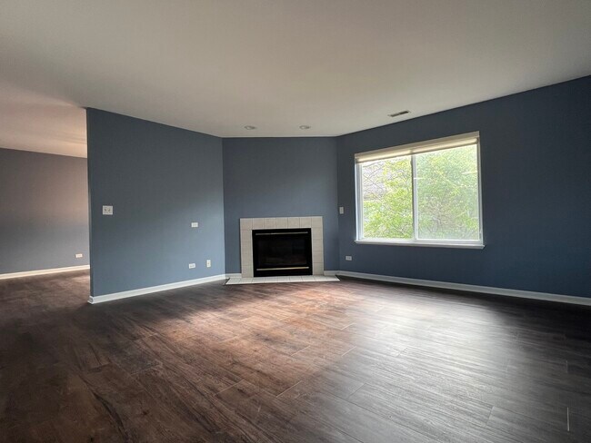 Building Photo - 3413 Blue Ridge Dr