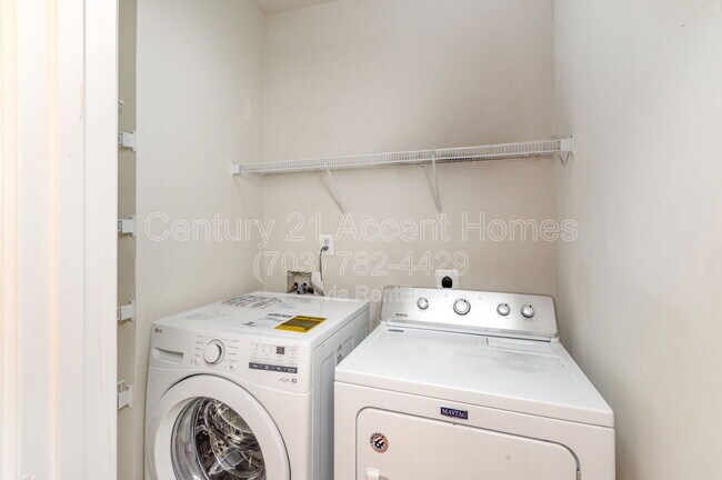 Building Photo - 8932 Milford Haven Ct