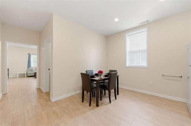 Building Photo - 5732 Vinings Pl Dr SE