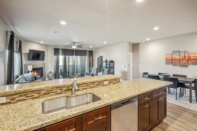 Building Photo - 3 bedroom 2 Bathroom Rancho Verde Del Rio ...