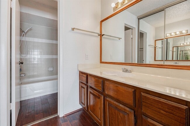 Building Photo - 200 Pecan Dr