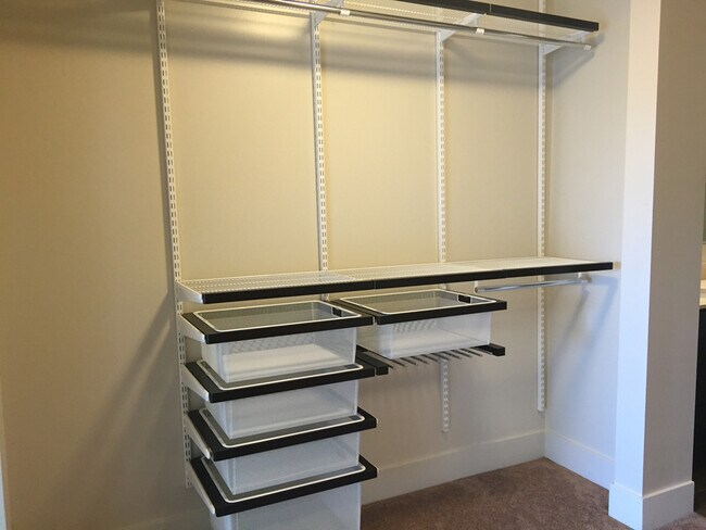 Building Photo - Fantastic 2 Bedroom/2 Bathroom Condo For R...