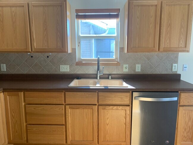 Building Photo - 238 Wind Stone Dr