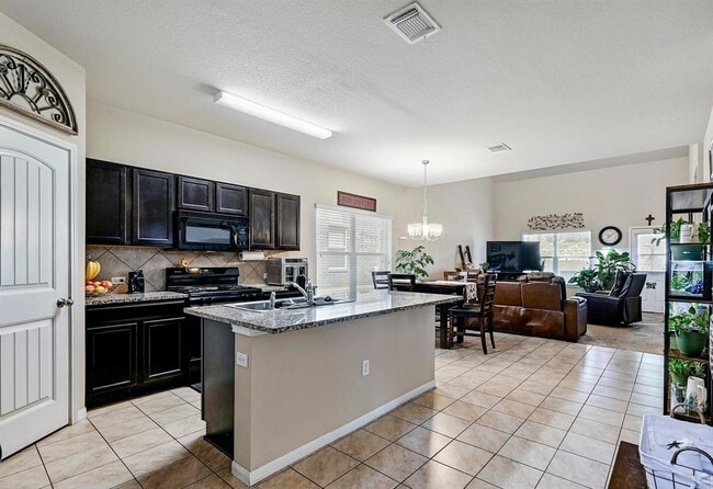 Building Photo - 409 Libani Ln