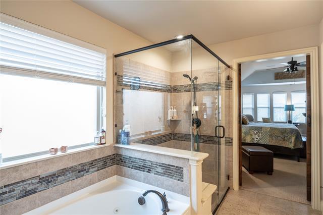 Building Photo - 9013 Athens Dr