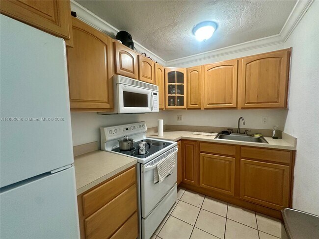 Building Photo - 6780 SW 44th St