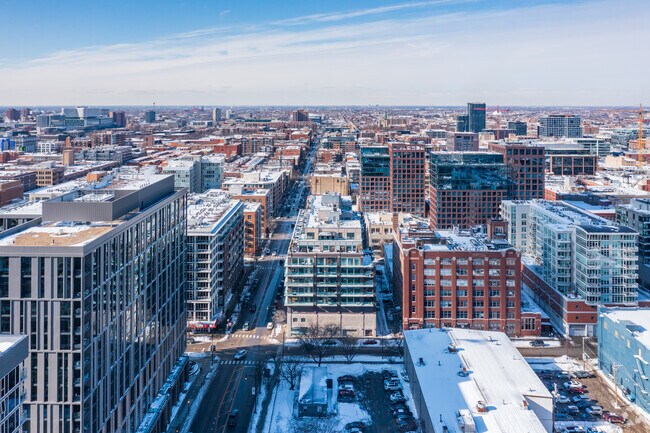 Aerial Photo - 900-924 W Madison St