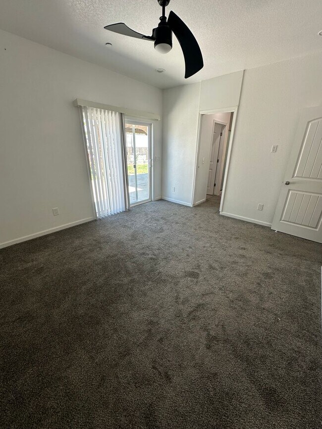Building Photo - 3 bedroom 2 bath home for rent