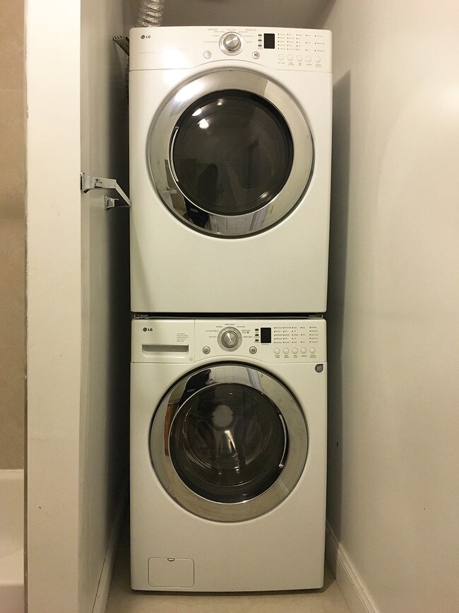 Laundry in unit - 1027 Ridge Avenue
