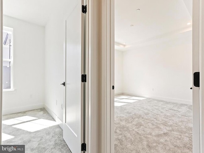 Building Photo - 6105 Vivaldi Rd