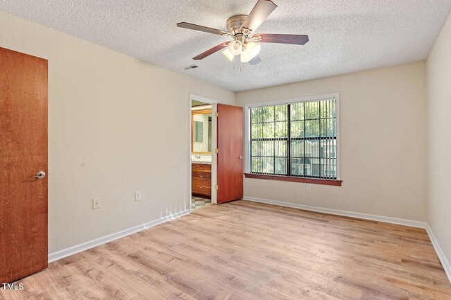 Building Photo - 7820 Falcon Rest Cir