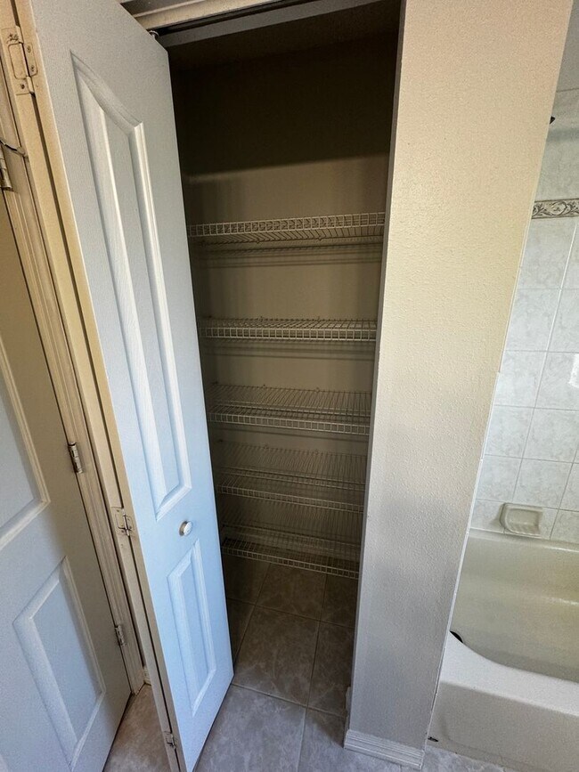 Building Photo - ? Move-In Ready 3/2/2 Near Ocala – Nearly 2,000 Sq Ft & Beautifully Updated! ?